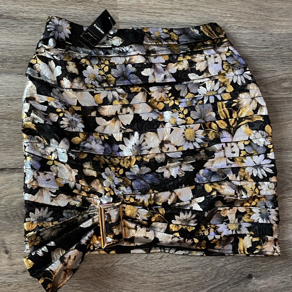 Bebe Ruched Metallic Mini Skirt Size 8